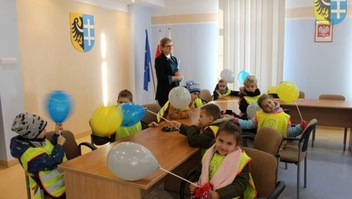 - poznały zawód urzędnika