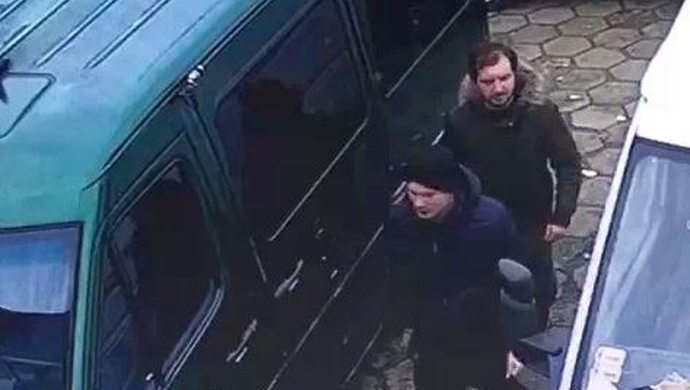 - ukradli pieniądze z auta