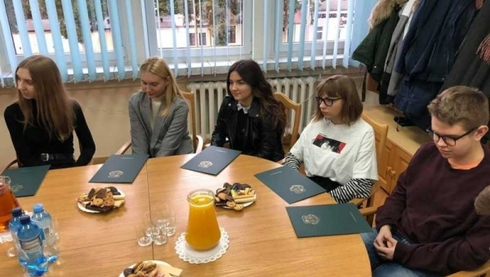 - obejmie stanowisko na posiedzeniu Rady