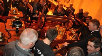 Zaprezentowano odrestaurowaną, zabytkową sikawkę konną