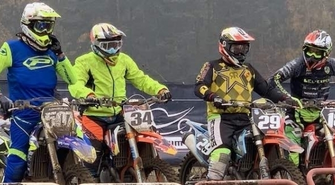 - motocross z okazji Święta Niepodległości