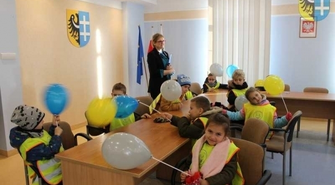 - poznały zawód urzędnika