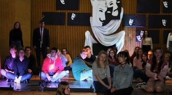 w wykonaniu teatru ADAMUS