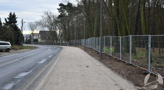 - spacer wdłuż drogi w Sławie