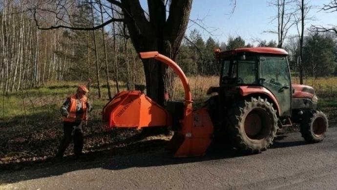 - uzupełnienia ubytków i ścinanie krzewów