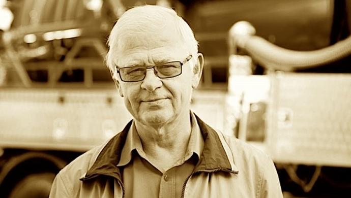 - przedsiębiorca, założyciel i prezes spółki Dobrowolski