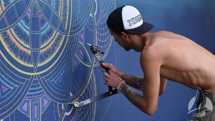 Na ośrodku SCKiW powstaje mural