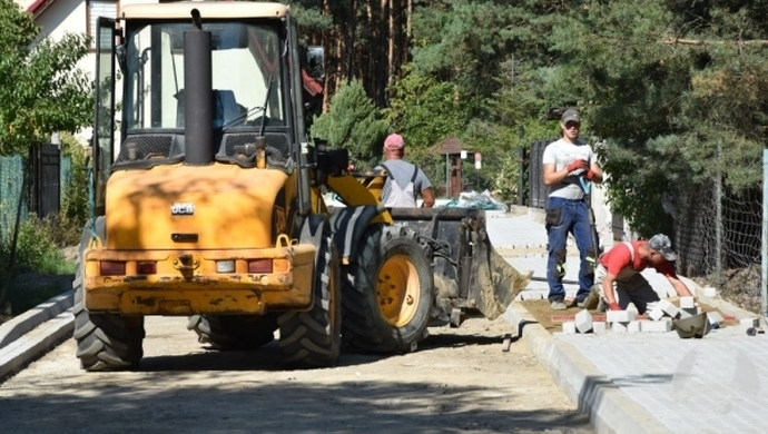 Pierwsze metry kostki w Lubogoszczy
