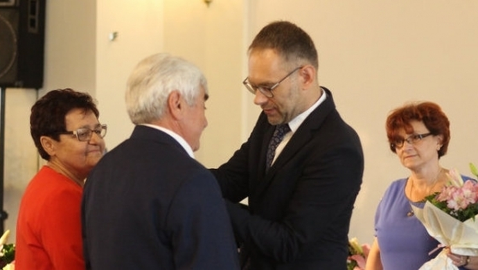 Burmistrz Antkowiak gratulował małżeństwom z wieloletnim stażem