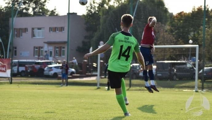 Dąb jednak przegrywa