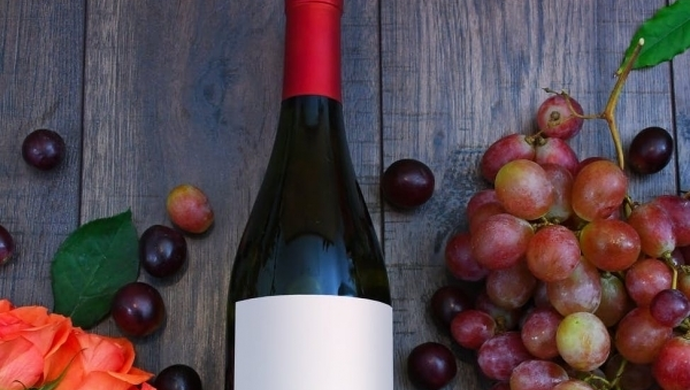 Dlaczego warto postawić na butelki z nadrukiem logo firmy?