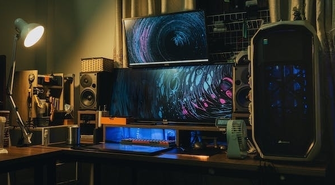 Czym się kierować wybierając biurko gamingowe?