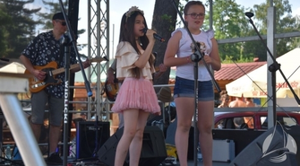 Muzyczne występy nad jeziorem