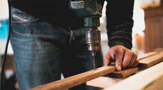 Przydomowy warsztat stolarski - jak go założyć?