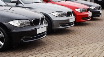 Jak okazyjnie kupić używany samochód? Liczy się nie tylko cena 