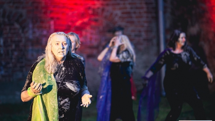 Spektakl „Dłonie” w wykonaniu Teatru na Wietrze (VIDEO)