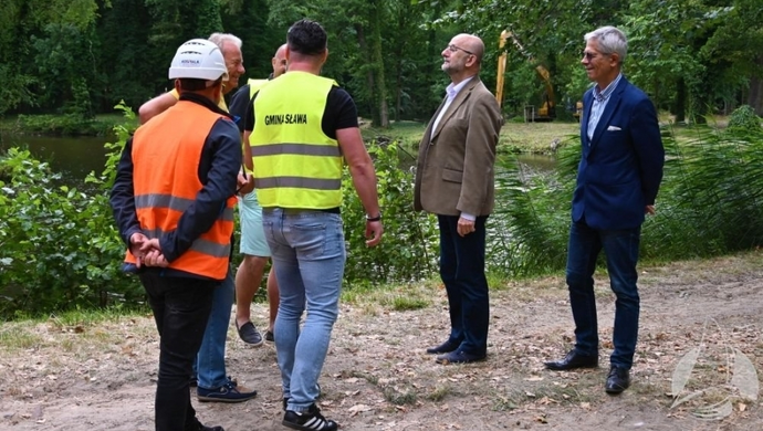 Wizytacja w sławskim parku (ZDJĘCIA)