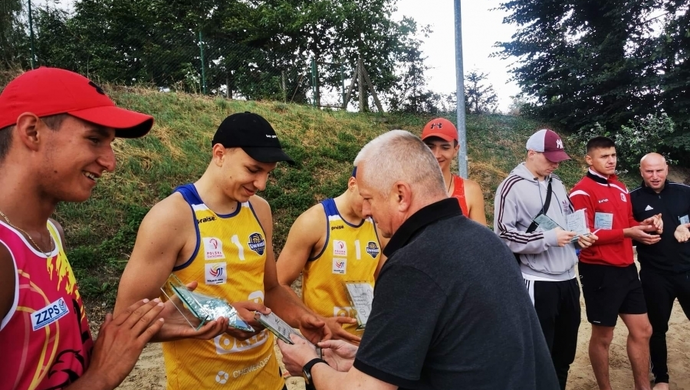 Bąkiewicz i Kostera zwyciężyli w Otwartym Turnieju Siatkówki Plażowej w Lginiu
