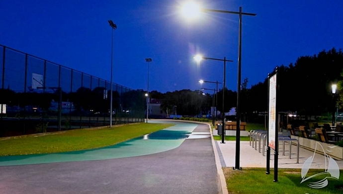 Tor rolkowy w Sławie po zmroku (ZDJĘCIA)