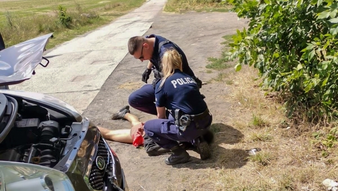Ukradł porsche i rozbił je o radiowóz. Skuteczny pościg kryminalnych (VIDEO)