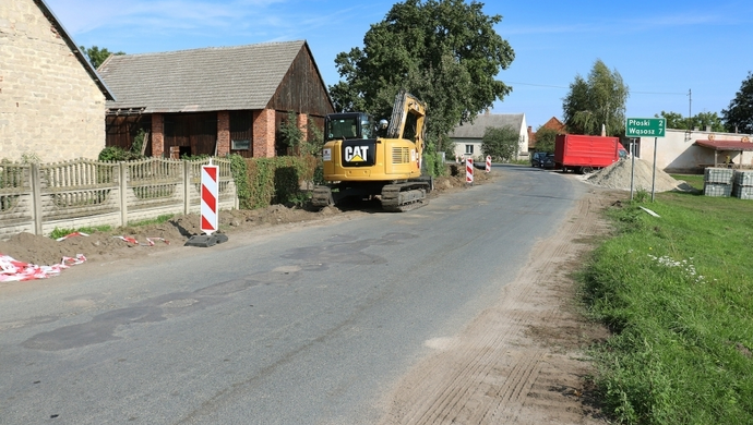 Trwa przebudowa drogi w Kamieniu Górowskim