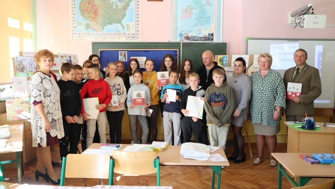 w projekcie „Narysuj mi hymn”