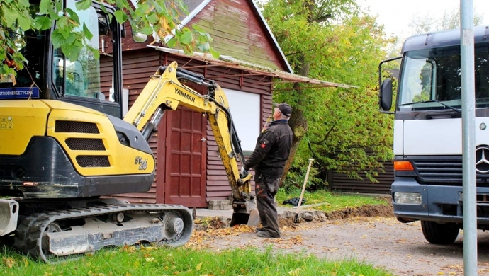 Rozpoczął się remont drogi dojazdowej do cmentarza komunalnego
