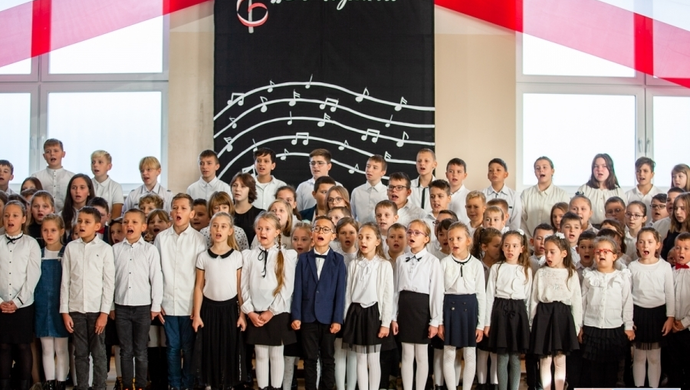 Szkoła Podstawowa nr 2 we Wschowie w konkursie „Do Hymnu” (VIDEO)