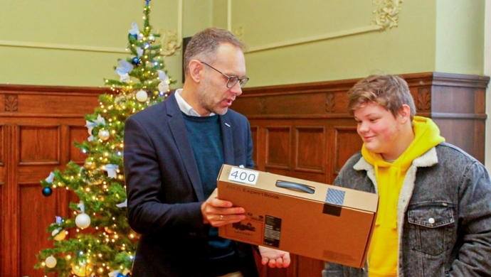 Sprzęt komputerowy z grantu PPGR trafił już do pierwszych mieszkańców