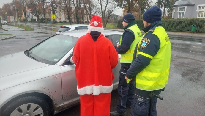 Święty Mikołaj na drogach! (FOTO)