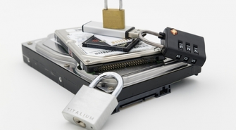 Jak dokonać trwałego usuwania danych z różnego rodzaju nośników? 