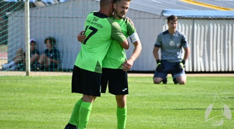 Dąb rozpoczyna od porażki