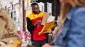 Punkt kurierski — jakie materiały otrzymasz od firmy DHL?