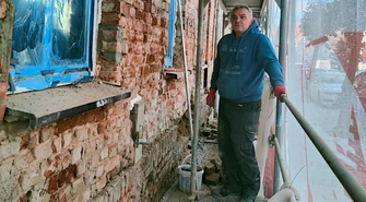 Kolejna kamienica przestanie „straszyć” (ZDJĘCIA)