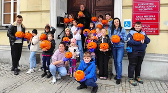 Na wschowskim Rynku powstały dyniowe rzeźby (ZDJĘCIA)