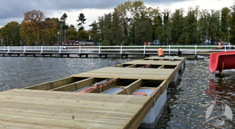 Pomost już na wodzie