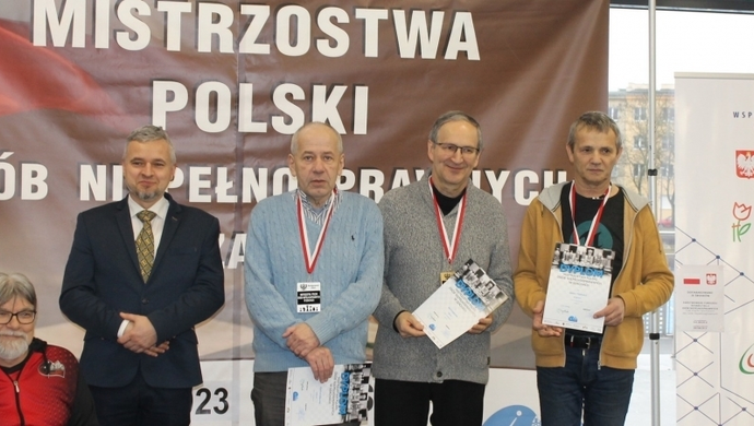 - na co dzień prowadzi sekcję szachową przy CKiR we Wschowie (FOTO)