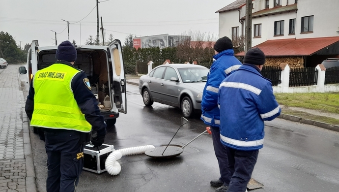 związane z odprowadzaniem deszczówki i ścieków