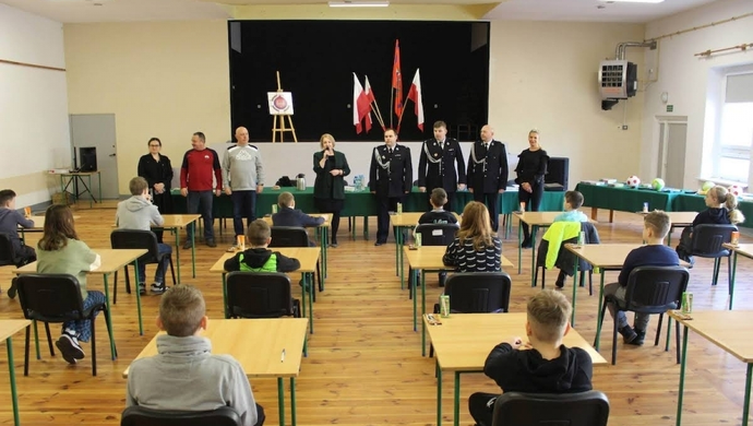 Uczniowie wzięli udział w Gminnym Turnieju Wiedzy Pożarniczej (FOTO)