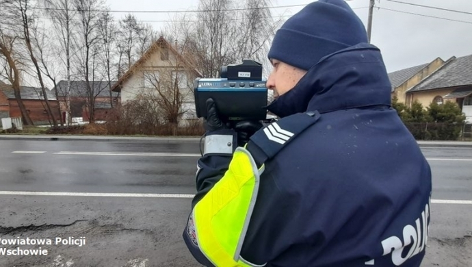 Policjanci od rana prowadzą akcję „Prędkość” (FOTO)