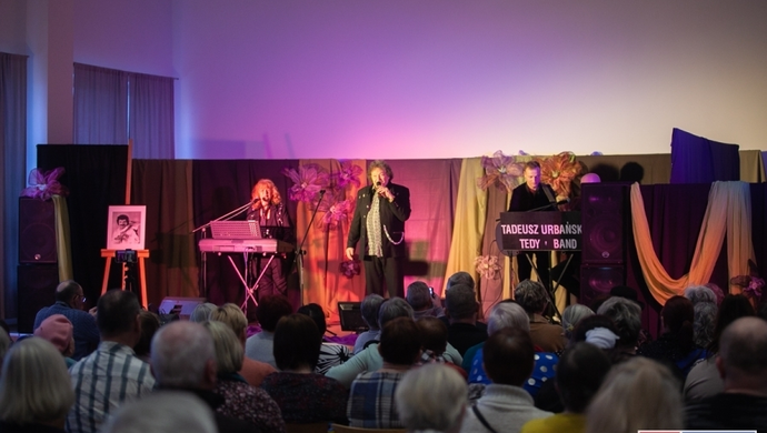 - koncert z okazji Dnia Kobiet (VIDEO)