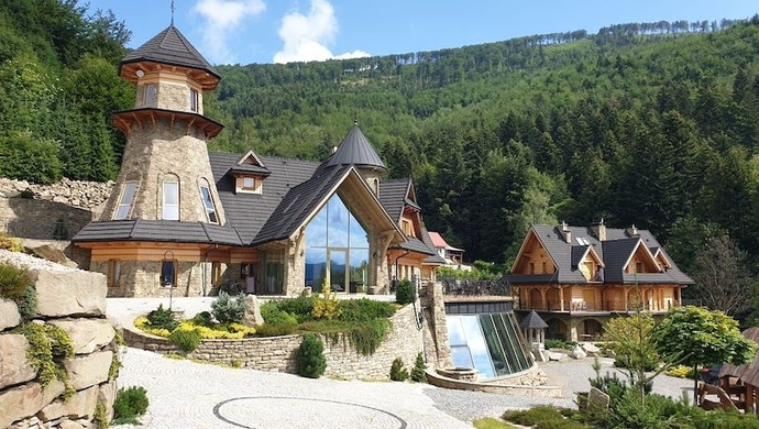 Mały hotel w górach położony w cichej i spokojnej okolicy