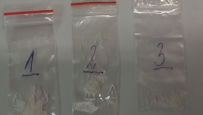 Policjanci zatrzymali mieszkańca powiatu górowskiego za posiadanie metamfetaminy