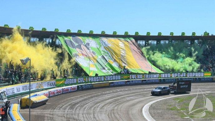 Sławski akcent na meczu Falubazu (FOTO)