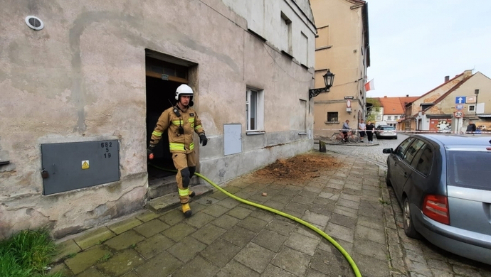 Pożar w budynku mieszkalnym w Sławie (FOTO)