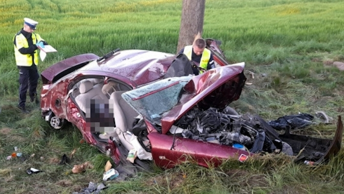 Tragiczny wypadek w Hetmanicach - nie żyje 18-latka, dwie osoby ranne 