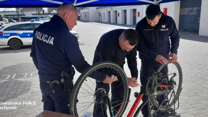 Znakowanie rowerów przez policję w Sławie i Wschowie – zbliża się kolejna akcja