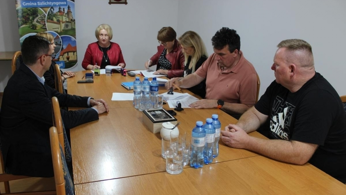 Nowe Drzewce. Umowa na przebudowę drogi podpisana!