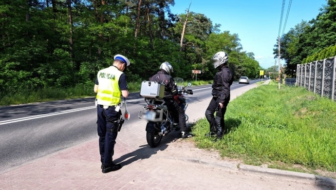 Nieodpowiedzialność sięgnęła zenitu! Motorowerzysta i pasażer z łącznie 7 promilami alkoholu!