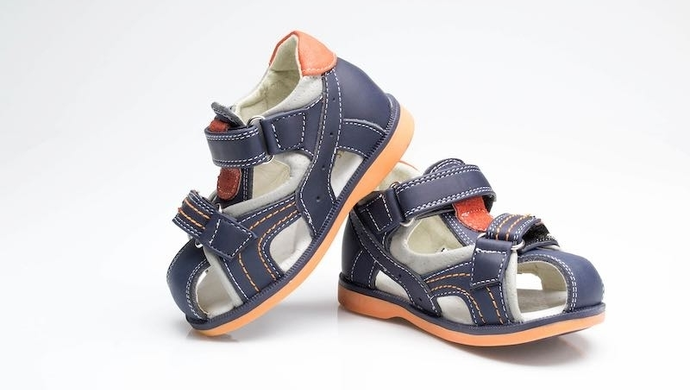 Sandałki dla dziewczynek - Wybierz stylowe i wygodne obuwie dla Twojej małej księżniczki!